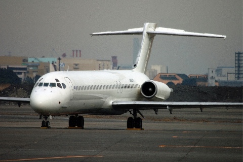 MD-87 JA8373 2007/12/18-1